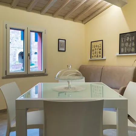 Casina Rossa * Peccioli